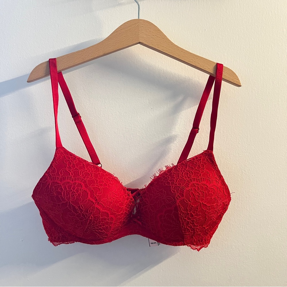 Victoria’s Secret Red Lace Bra 32B